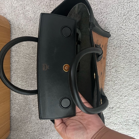 MCM Tote Bag - Picture 3 of 4